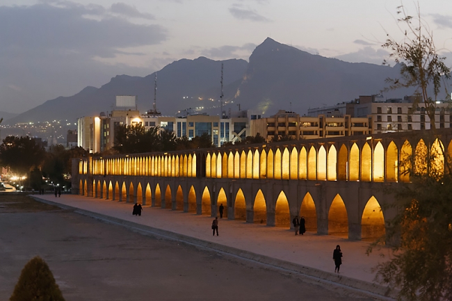 Ispahan-Pont des 33 arches-001